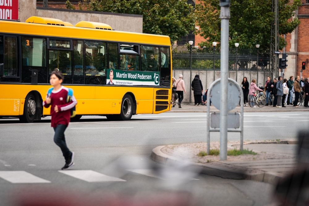 en bus i gadebilledet