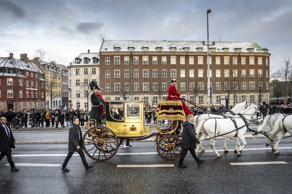 Dronning i karet i København i vintervejr