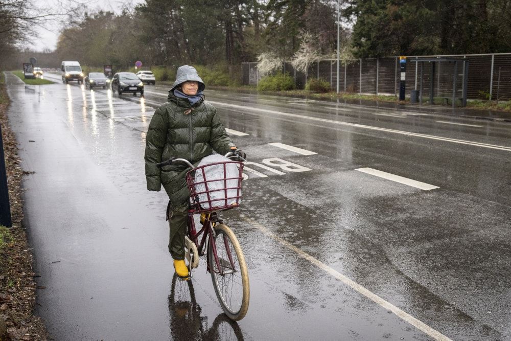 cyklist i regnvejr