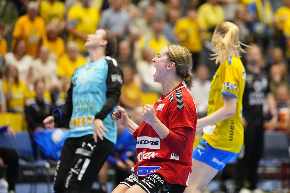 håndboldspillere i aktion