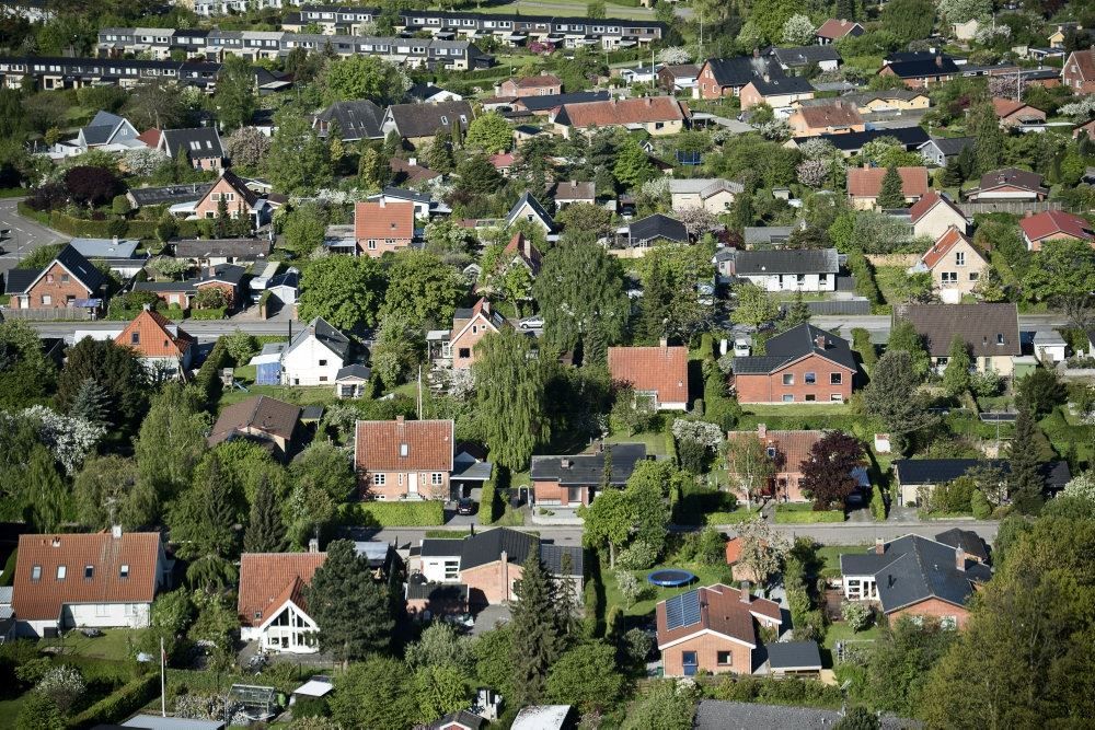 luftfoto af et villakvarter