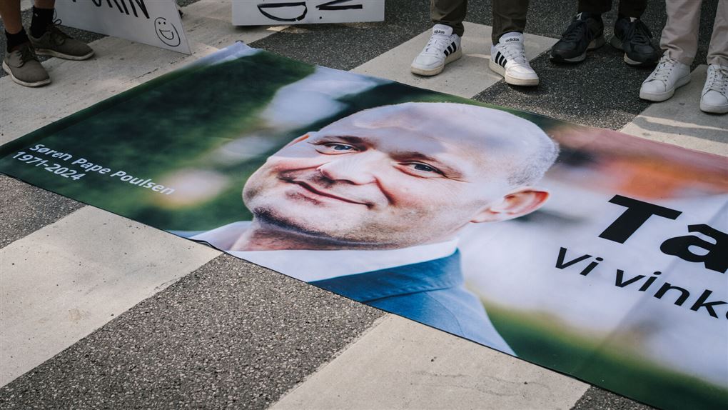 en plakat med søren pape poulsen
