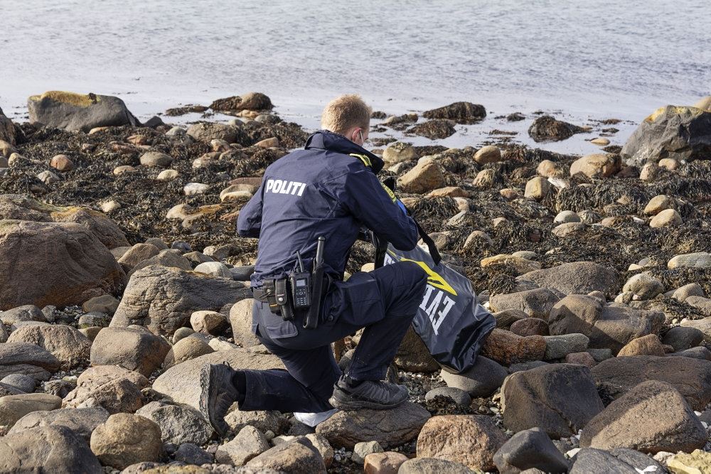 politi med kokain pakker skyllet op på dansk strand