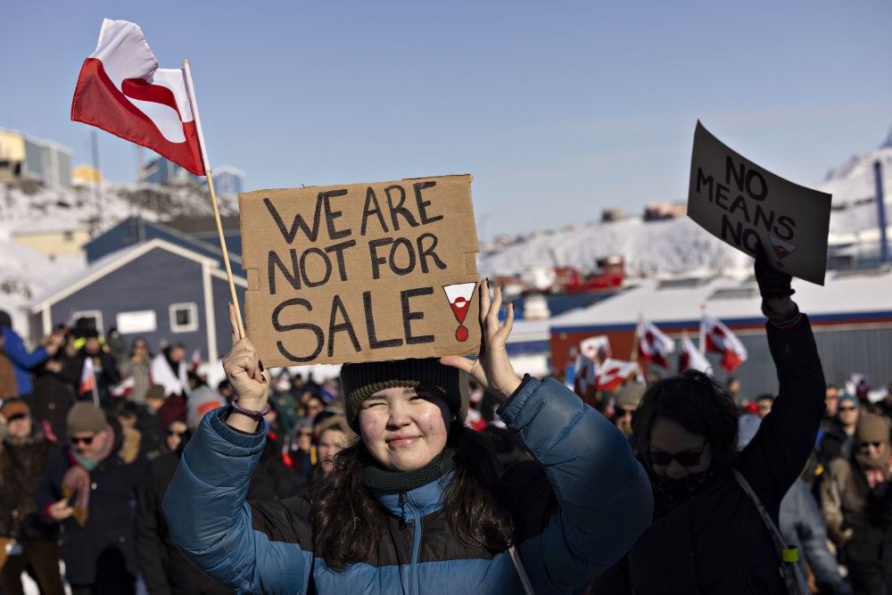 demonstranter med bannere