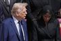 Donald Trump i profil sammen med sin kone
