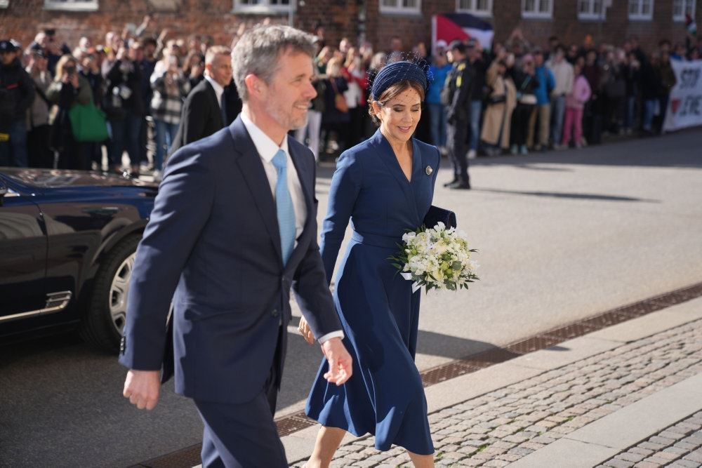 mary og frederik ankommer