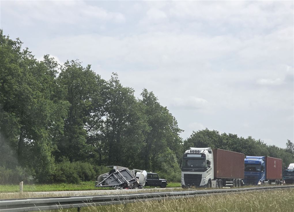billeder fra ulykke på motorvej