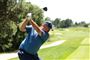 golfspiller i gang med stort sving