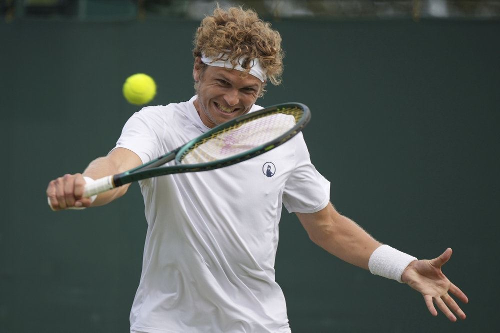 tennisspiller i aktion