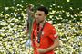 Diogo Jota i liverpooltrøje med medalje om halsen