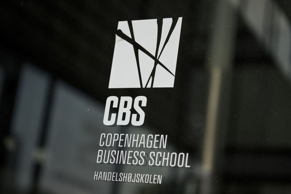 Skilt foran CBS-bygning