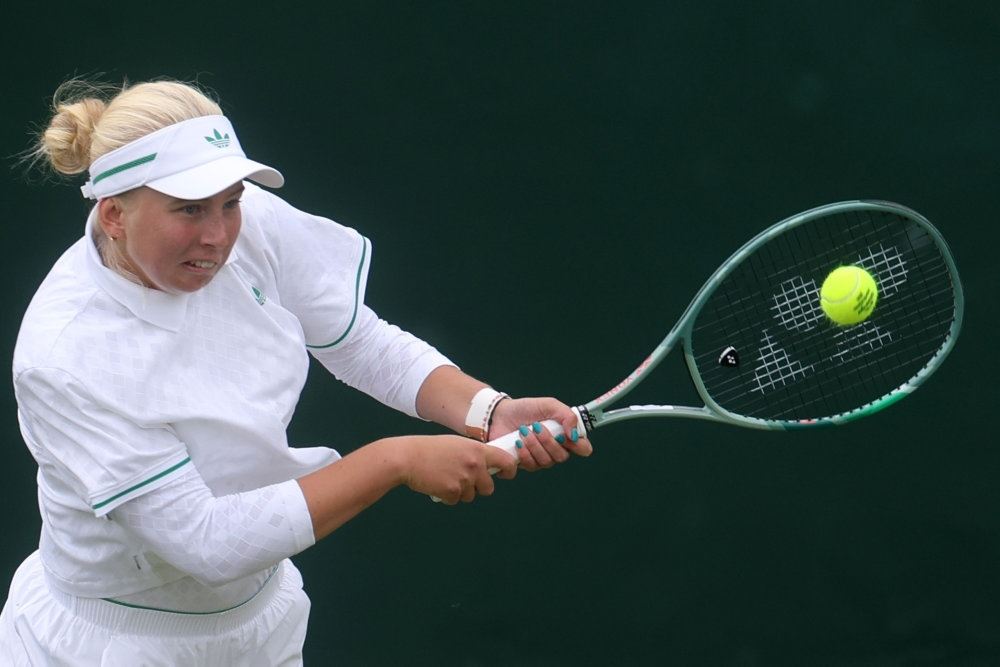 en tennisspilelr i aktion