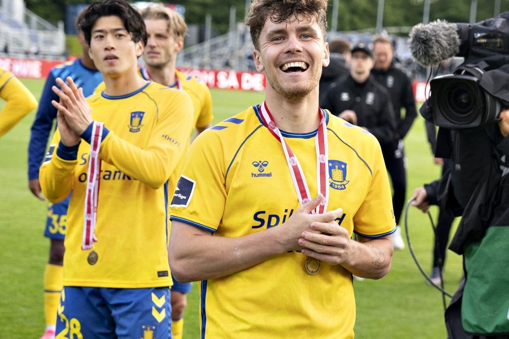 Fodboldspillere med medaljer