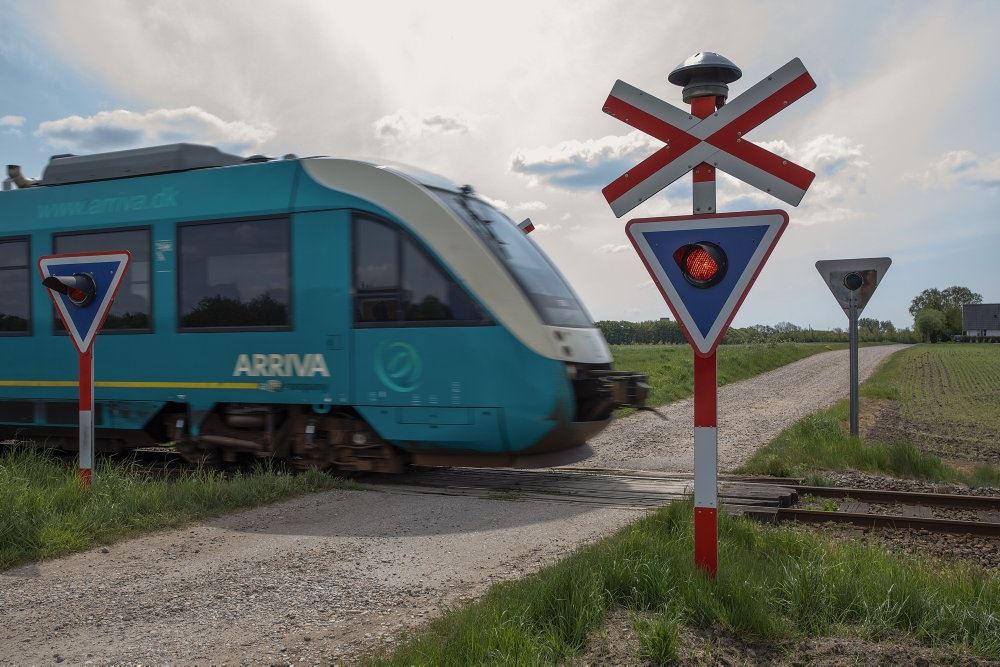 Tog passerer overskæring