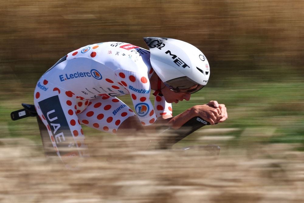 cykelrytter i dyb koncentration