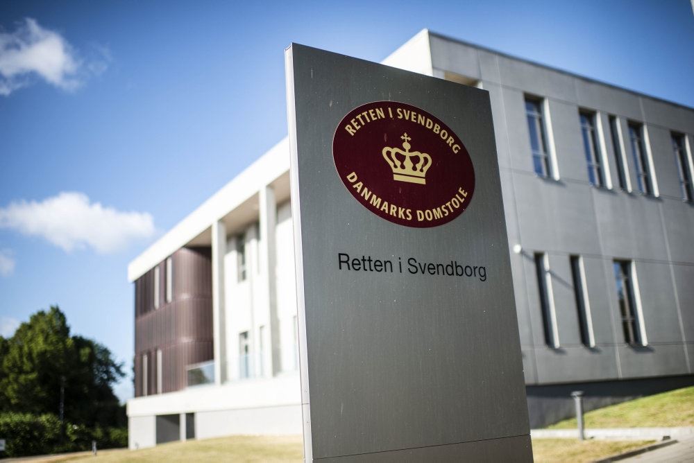 logo på retsbygning