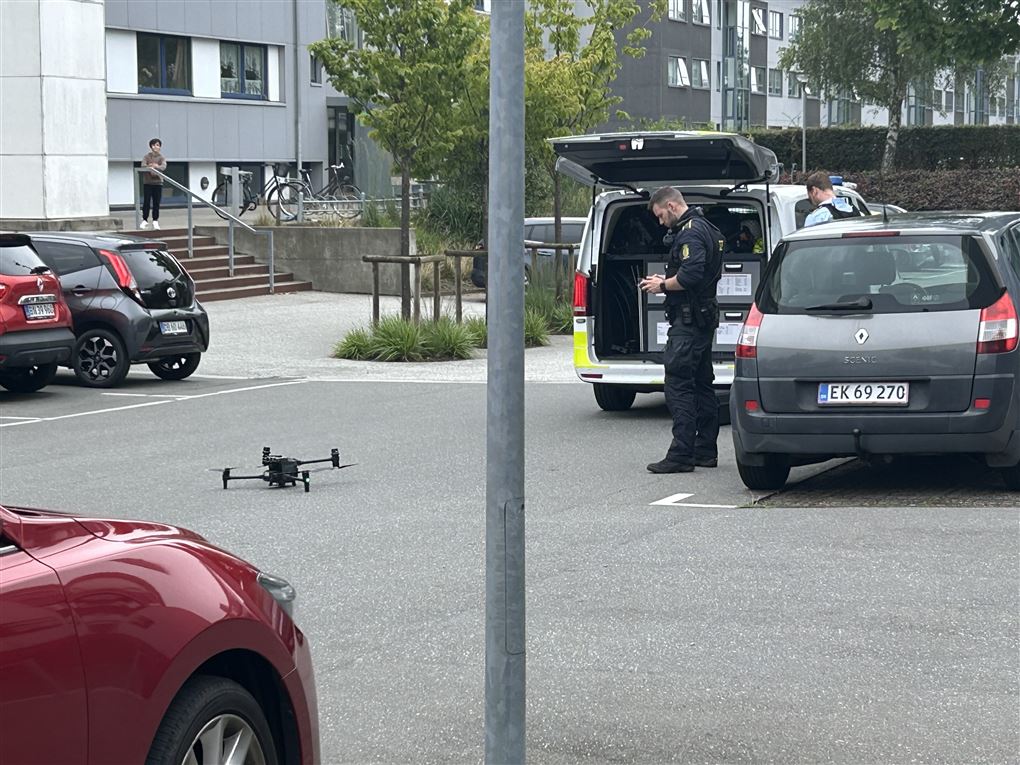 politi arbejder ved gerningssted