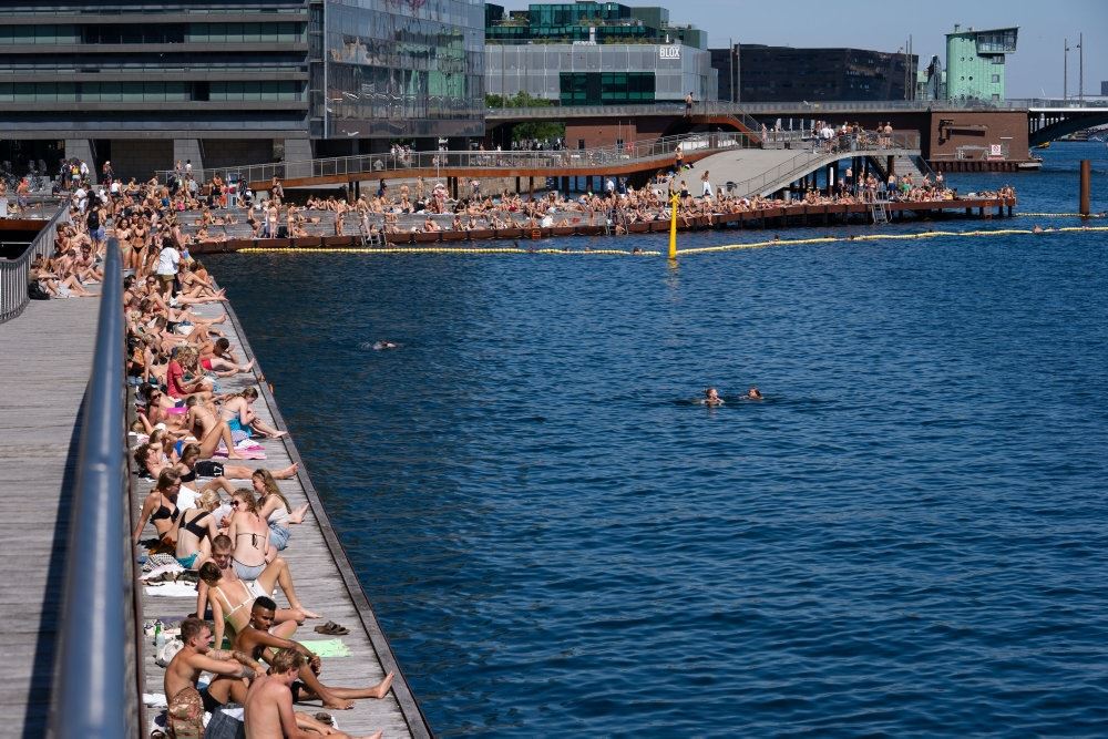 Oversigtsbillede af tætpakket havnebad i københavn