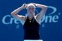 Clara Tauson tager sig til hovedet under en tenniskamp