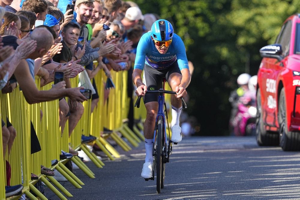 cykelrytter i fuld fart