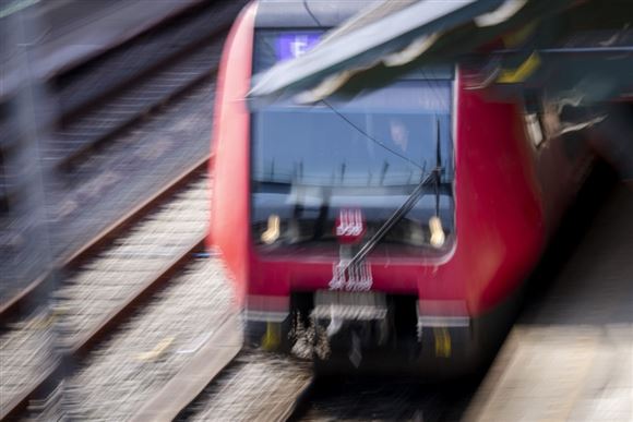 Forsinkede S-tog? DSB indsætter nu Togbusser – Sådan får du kompensation!