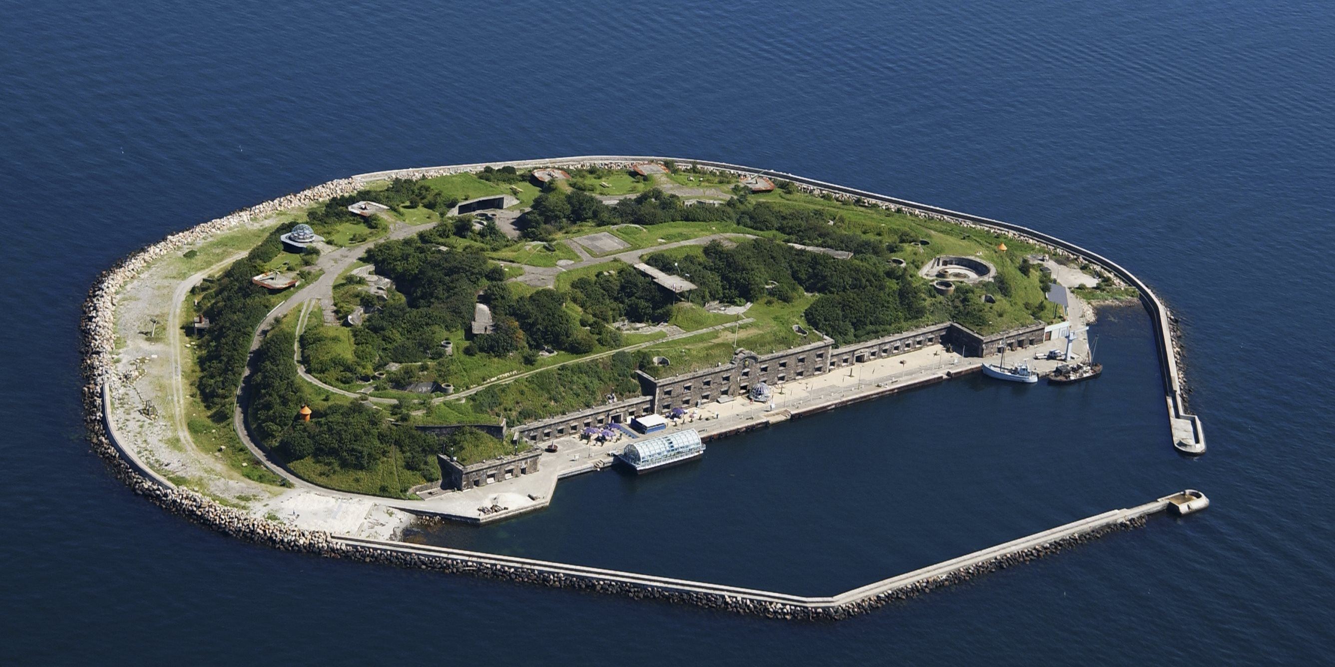 Остров гладден. Датские острова. Табуаэран кирибати. Остров фане. Остров фане.